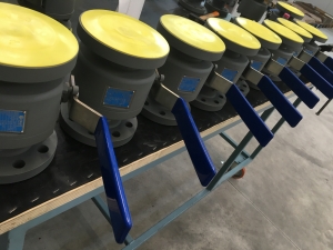 Floating ball valves